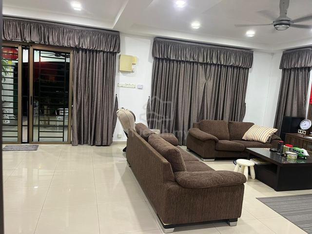 Taman Johor 1.5 Storey Fully Extended Semi D House With Super Nice A 1