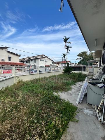 Greenlane Lintang delima 2sty Terrace Corner 2620sf Facing field 1