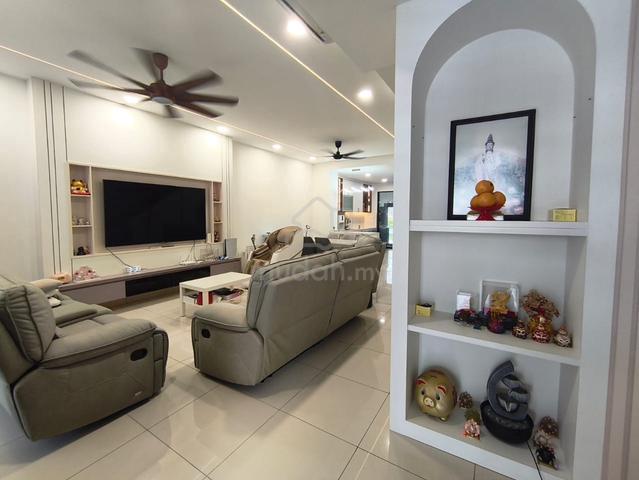 Fully Renovated 2 Storey Endlot Central Park Laman Harmoni Tampoi 1