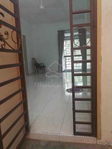 Taman Nusa Bestari, Shop Apartment 1