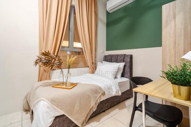 Single female room, fully furnished 1