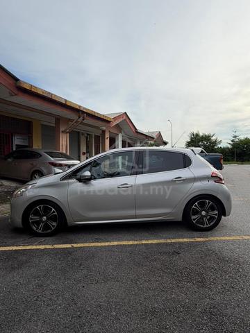 2015 Peugeot 208 1.6 VTI ALLURE (A) - 5