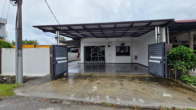 Corner lot House For Rent in Simpang Renggam, Johor 3 Bedrooms 2 Bathr 1