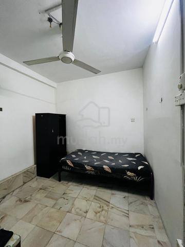 Bilik untuk disewa di sangsuria condominium 1