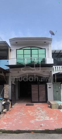 House for rent. TAMAN DAYA 1