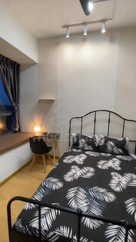 Danga Bay Medium Room For Rent Bus to CIQ JB 1