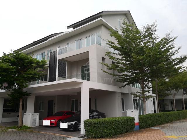 3.5 Storey Terrace Corner for Sale | Orange Villa 1 | Bukit Mertajam 1