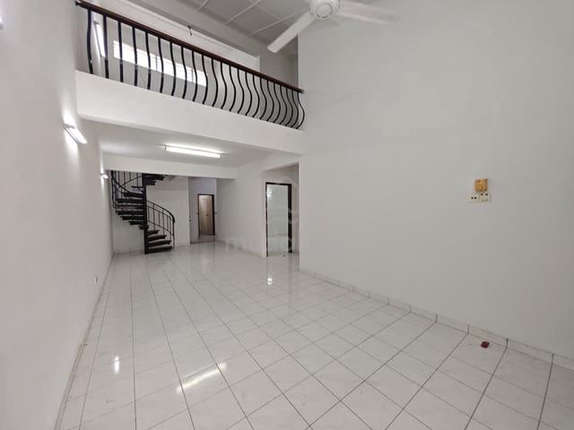 Taman Molek 1.5 Storey House for RENT Rumah Sewa tebrau jaya 1