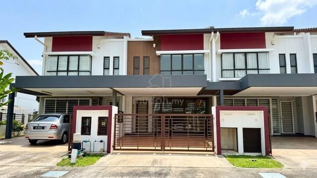 Rumah Cantik Bukit Raja Cogan 4r3b Terrace for Rent 1
