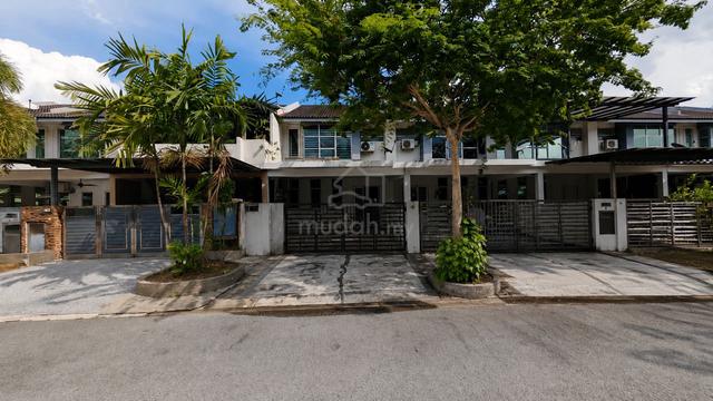 Bangi Avenue 2 Freehold RENOVATED Double Storey Terrace GATED GUARDED 1