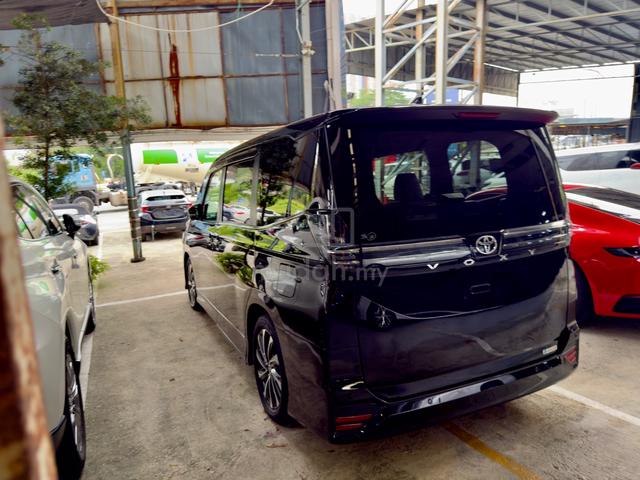 2022 Toyota VOXY 2.0 S-Z (A) - 4