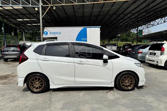 2016 Honda JAZZ 1.5 V (A) MODULO LEATHER SEAT - 1
