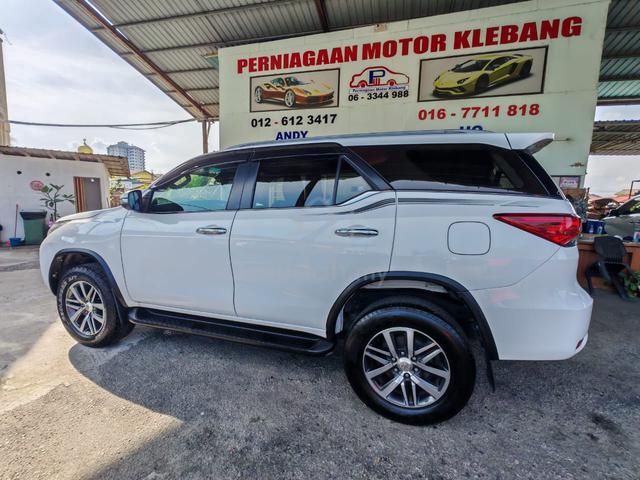 2017 Toyota FORTUNER 2.7 4x4 (A) TIP TOP CONDITION - 2