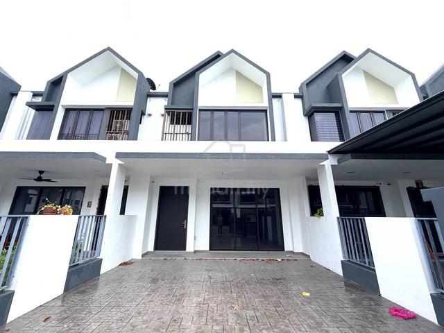 20’X70’, 4R4B TERMURAH 2 Storey Serenia Anira Serina City Sepang 1