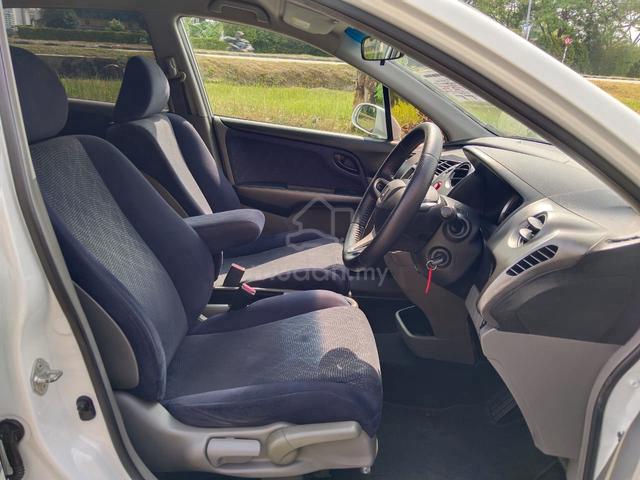 2010/13 Honda STREAM 1.8 i-VTEC FACELIFT (A) CASH - 4