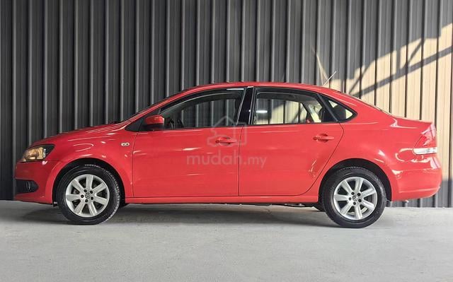 VOLSWAGEN POLO 1.6 SEDAN low miles otr 3y warranty - 1