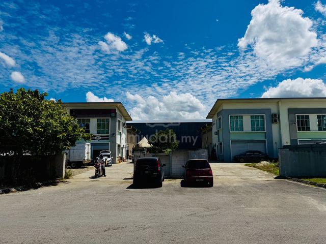 RH Park Double Storey Semi D Warehouse For Rent 1