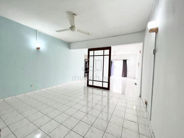 Tiara Kelana 1