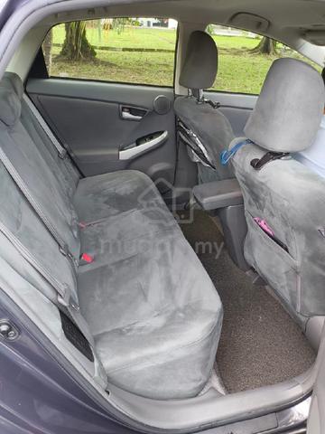 2011 Toyota PRIUS 1.8 (HYBRID) (A) - 4