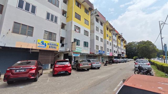 Rumah Pangsa Batu Berendam 1