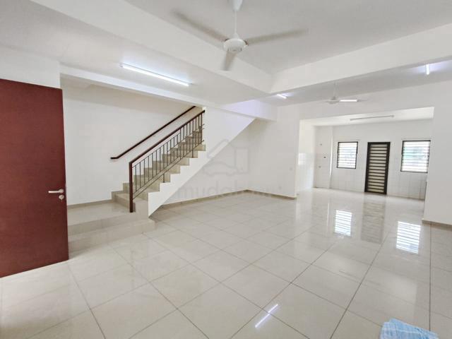 Nice 2-Sty Intermediate House Basic Type Livia Bdr Rimbayu for Rent 1