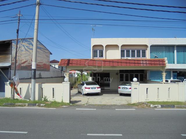 A 2-semi-detached house fronting Jalan Tanjung Bendahara (For Sale) 1
