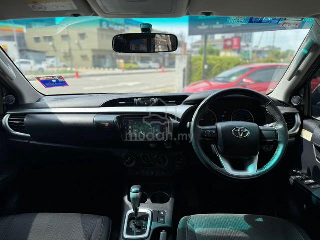 TOYOTA HILUX 2.4L V (A) NEW MODEL FULL Spe'c - 4