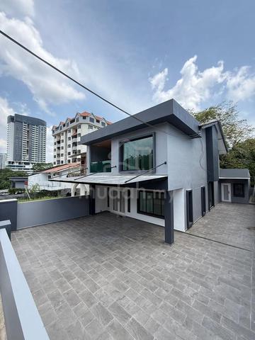 Fully Renovate Double Storey Semi-D For Sale! 1
