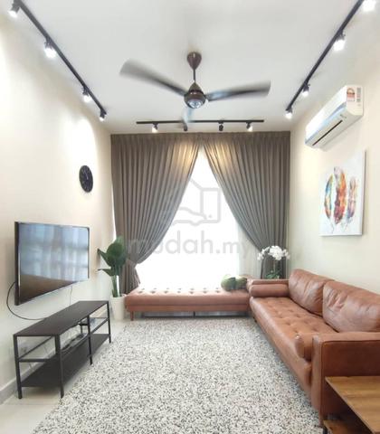 Aura Residence 1