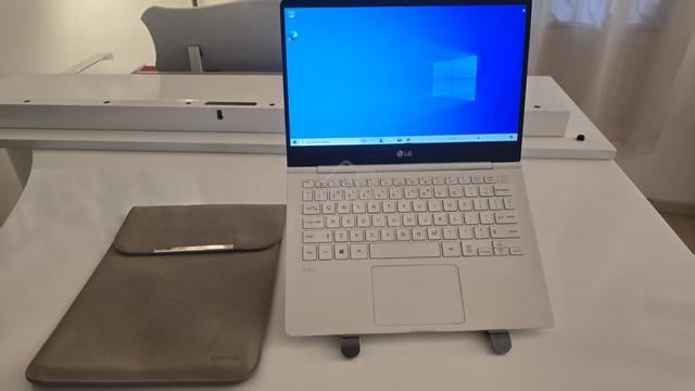 LG GRAM Model 13z-980 i5, RAM 24GB, 1TB - photo 2 of 6