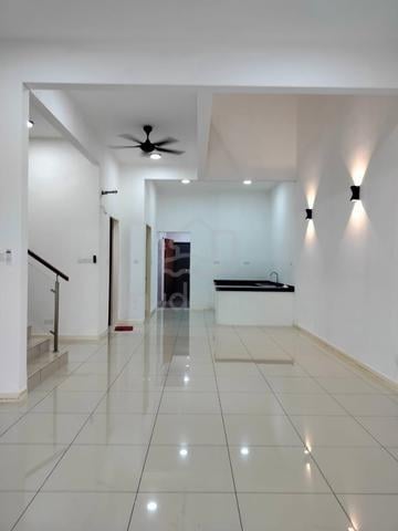 3 Storey Superlink House Dumalis Puchong  for Sale 1
