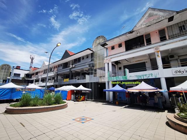 Putatan Square. (Behind Maybank) intermediate Corner. 3 storey Shoplot 1