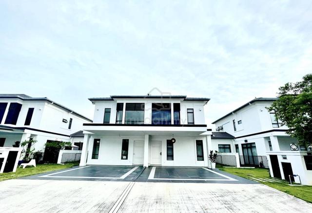 FACING SOUTH Double Storey Avenham Type D Eco Grandeur Puncak Alam 1