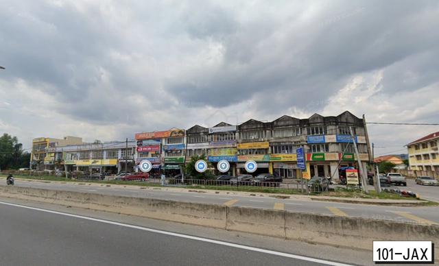 [Facing Mainroad] Pekan Meru Nearby SMK Meru 3-Storey 22*70sqft for sa 1