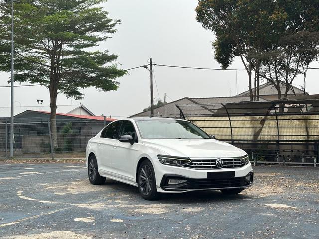 2022 Volkswagen PASSAT 2.0 R-LINE (A) - 1