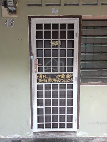 Rumah Kota Masai Untuk Dijual 1