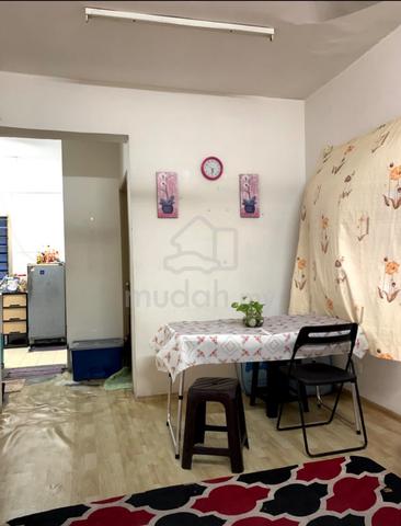 June Cheapest Private ROOM (NO SHARE ) BLOCK G (LESS CROWDED) FOR RENT 1