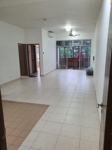 Lakes Condominiums / Pangsapuri Tasik 1