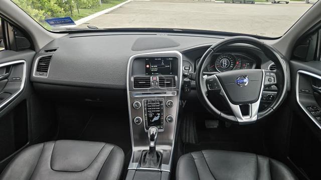Volvo XC60 2.0 T5 DRIVE E F/lift (A) K/less E/seat - 5