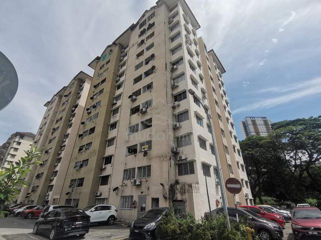 Iris Apartment (Taman Desa) 1