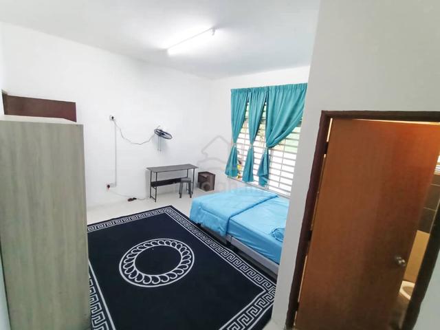 Bilik Queen Personal Toilet Belakang HTAA, Bandar Kuantan  1