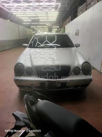 2000 Mercedes Benz E240 CLASSIC (CBU) 2.4 (A) - 1