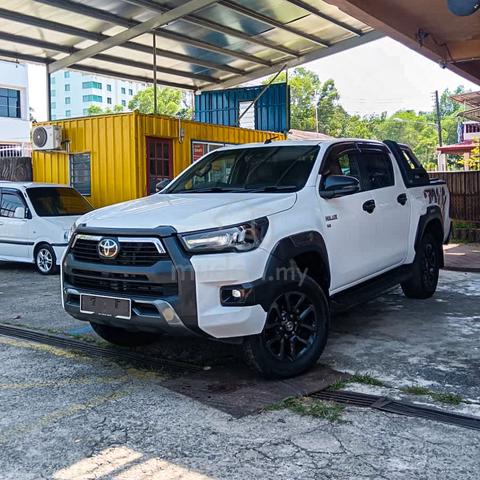 2020 Toyota HILUX 2.8 BLACK EDITION (A) - 1