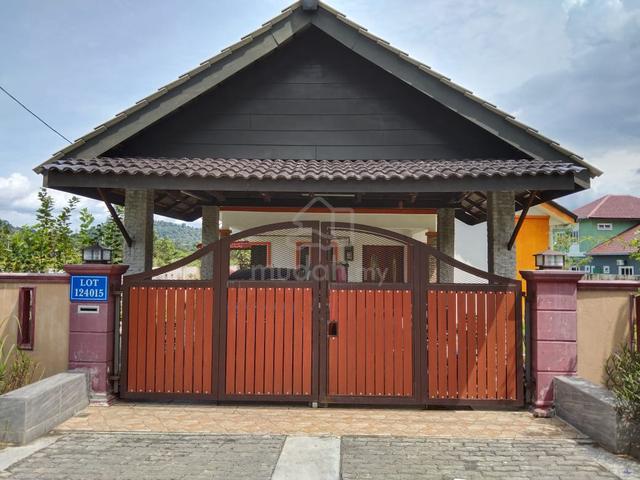 Banglo Setingkat Jenderam Hulu, Dengkil 1
