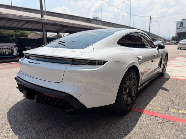 2022/2024 Porsche TAYCAN GTS (A) Sedan - 2