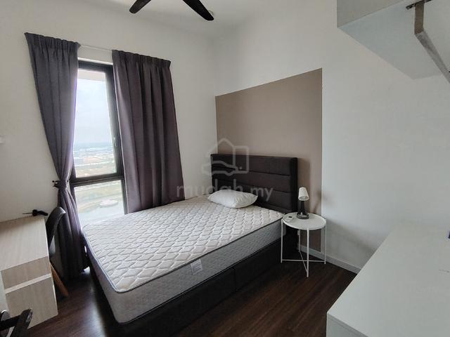 Middle Room 1