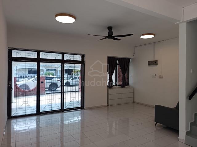 Taman Meranti. Double storey. Newly renovate. 1