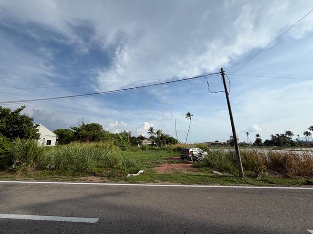 Tepi Jalan Besar Geran Individu Kampung Permatang Rambai Kepala Batas 1