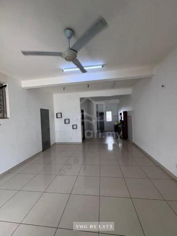 Bandar Botanic Phase 30 Klang 3B2B Basic Terrace House For Rent 1