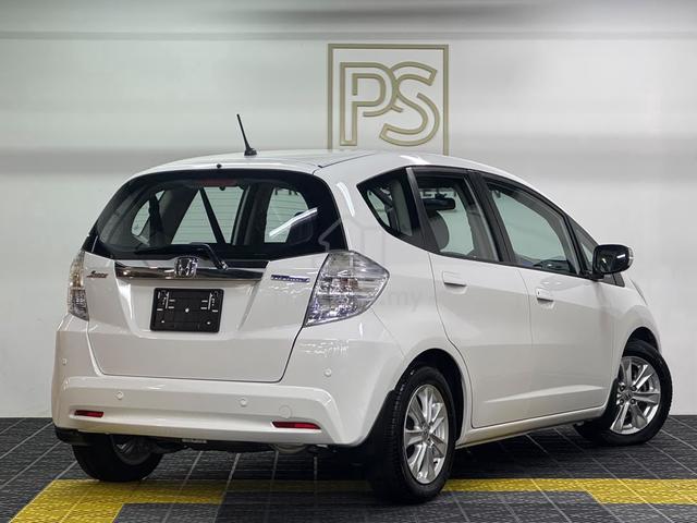2013 Honda JAZZ 1.3 HYBRID (A) 147K ORI ONE LADY - 4